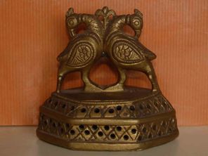 १० वज्री