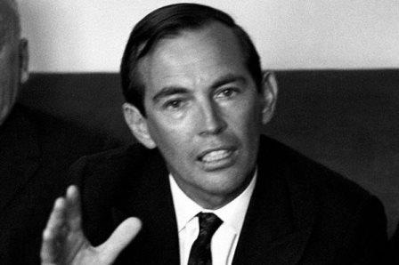 जगातील पहिली हृदय-प्रत्यारोपण शस्त्रक्रिया करणारे डॉ ख्रिश्चन बर्नार्ड 