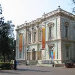 मुंबई शहरात इ.स १८५८ साली बांधलेले भाऊ दाजी लाड संग्रहालय