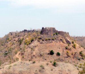 देवीच्या साडेतीन पीठांपैकी एक – माहूर गड