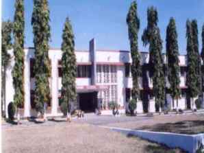 देशातील पहिली सैनिकी शाळा सातारा शहरात