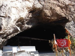 जम्मू-काश्मीरमधील शिवखोडी गुंफा