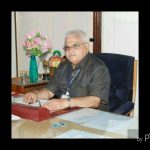 दहशत इतकी चहूकडे वादळ वार्‍याची