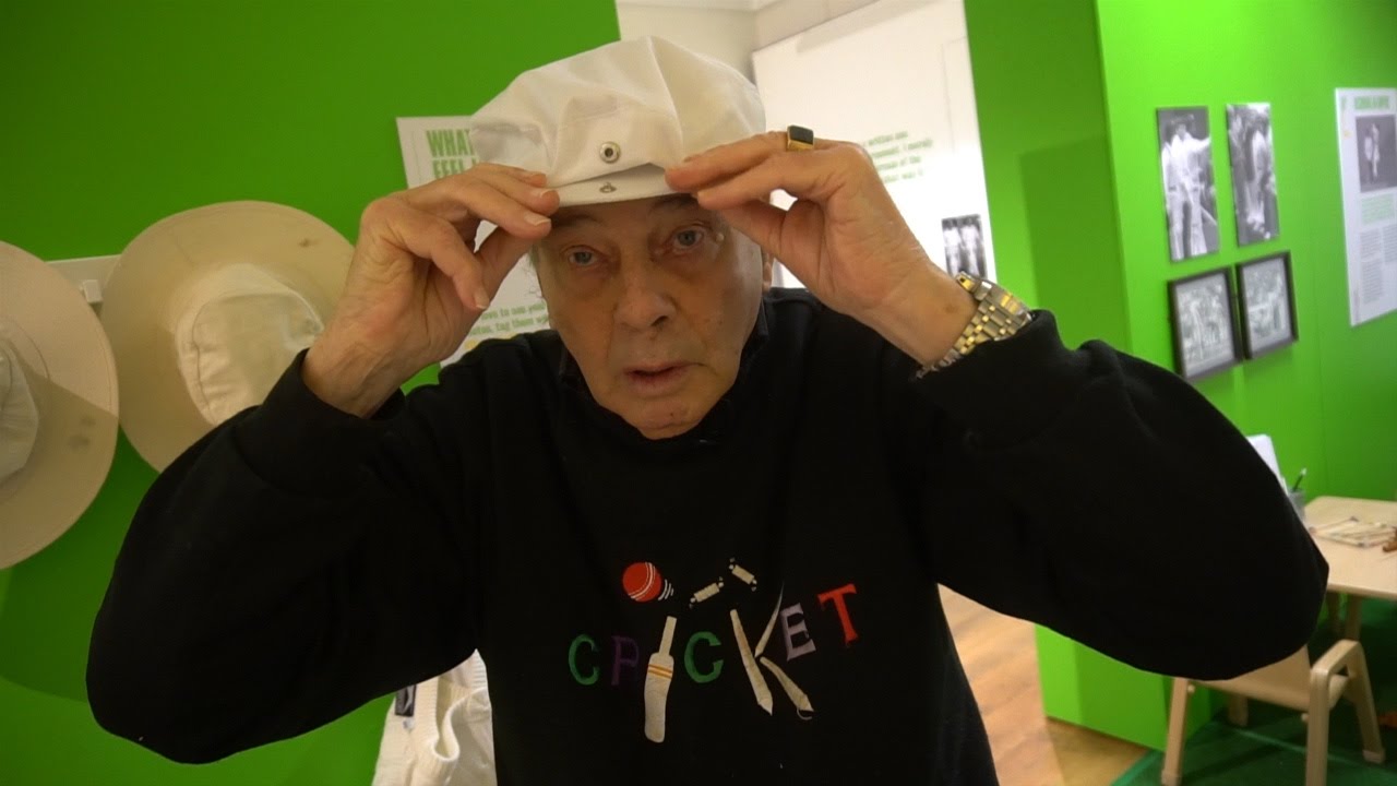 आंतरराष्ट्रीय ख्यातीचे पंच डिकी बर्ड